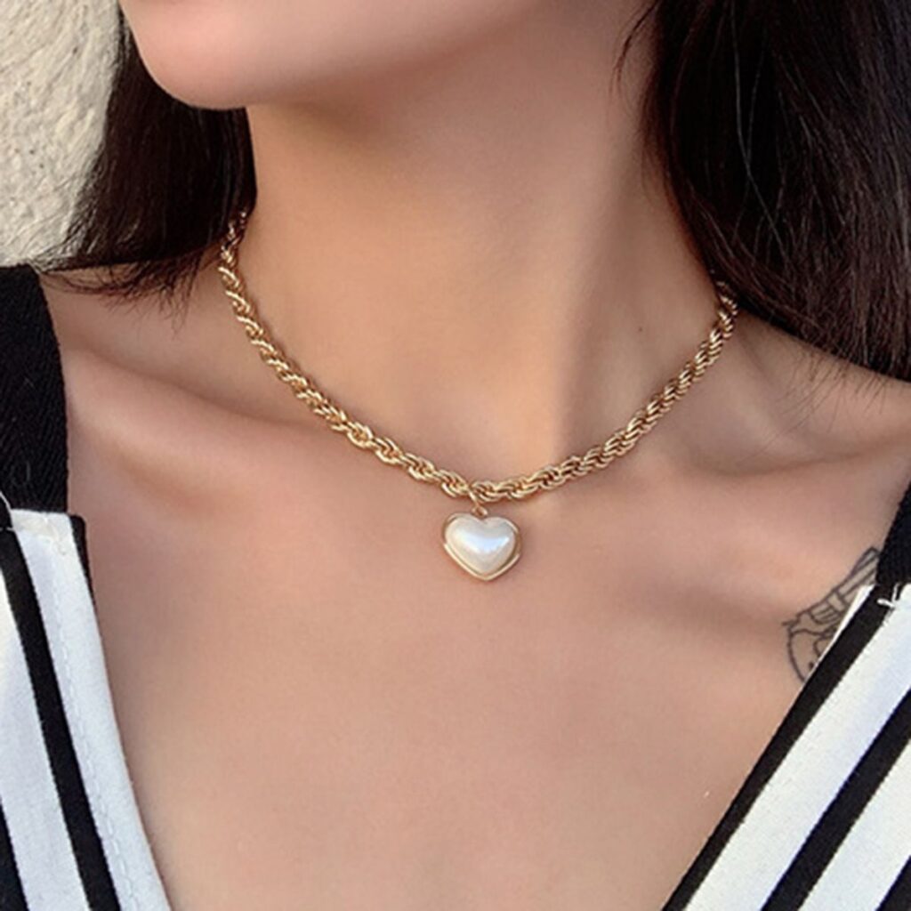 Heart Shaped Pearl Pendant Alloy Necklace