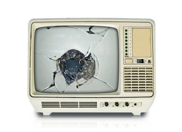 If your TV is damaged and you are wondering what to do with a Broken TV? There could be an artistic look to the whole concept. Explore the possibilities with your ideas and use the display of your LCDTV or Broken screen to create a table that is interesting.